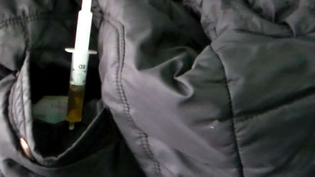 Граната, наркотики та гроші. У Кременчуці викрили групу небезпечних наркоділків_7