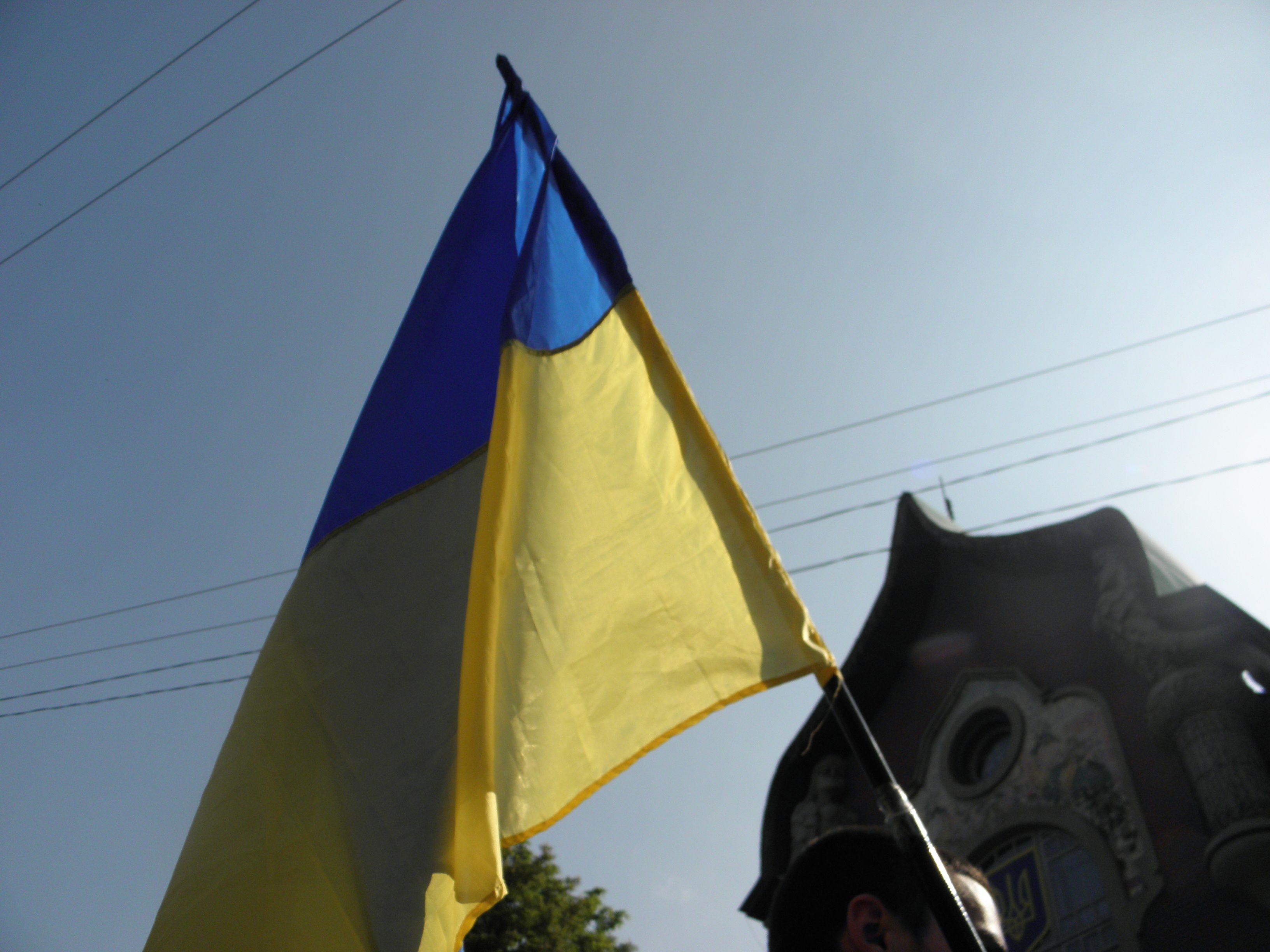 СЬОГОДНІ ПРОТЕСТ ПРОТИ НЕЗАКОННИХ ДІЙ ВЛАДИ ВІД СОТЕНЬ ЛЮДЕЙ ТА "ОСТАННЬОГО БАСТІОНУ"