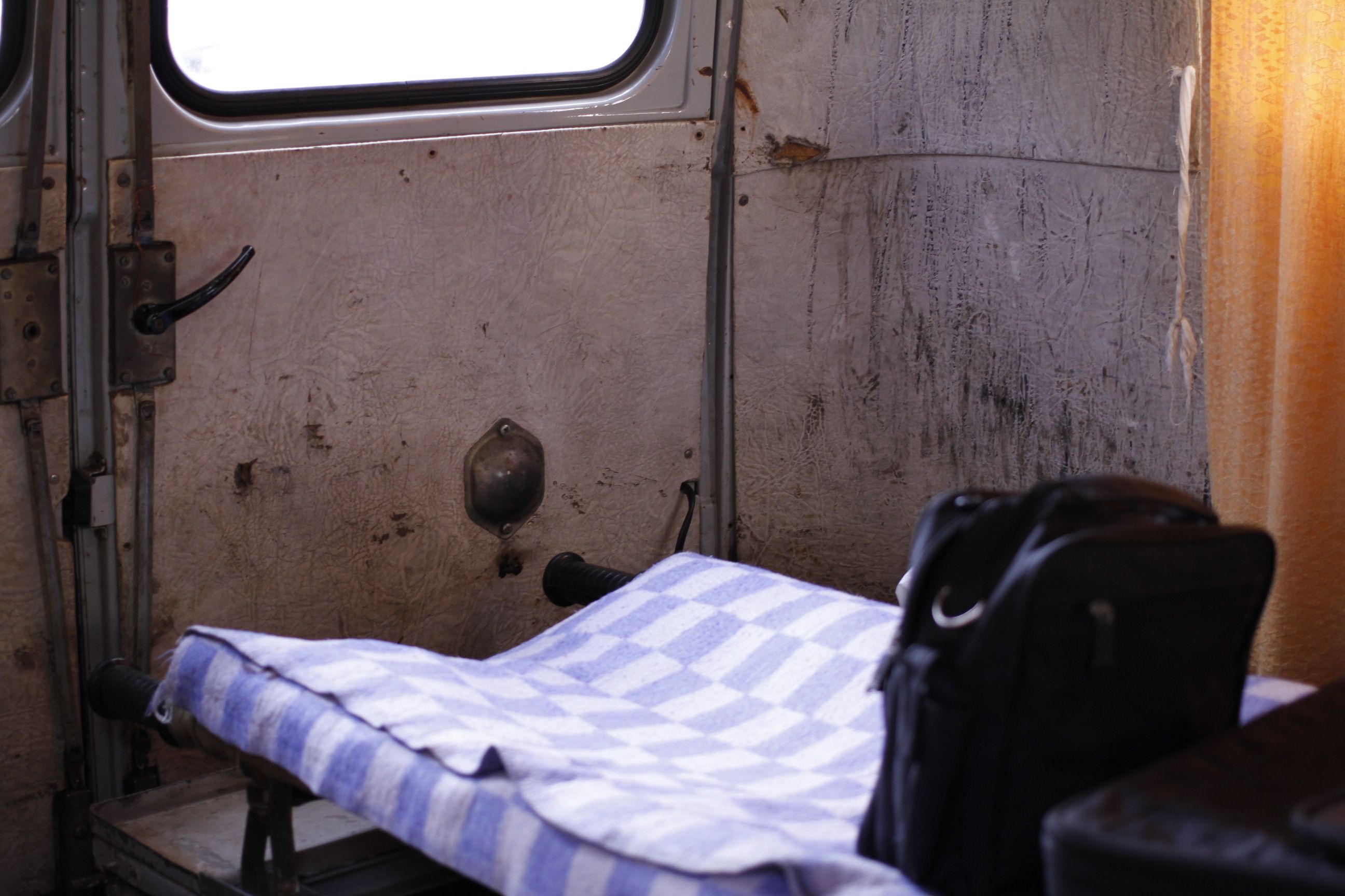 Гробові реформи: правда про нищення швидкої медичної допомоги _1