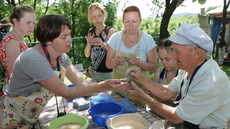 Опішнянський музей українського гончарства запрошує в літню школу