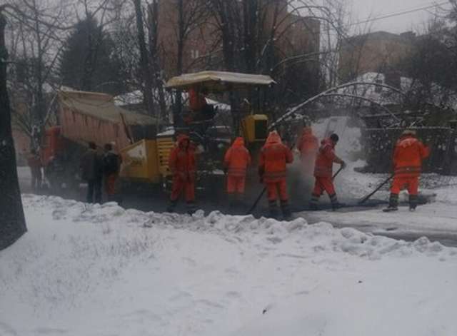 Мільйони – в Мамайями або полтавсько-харківські традиції класти асфальт у дощ _3
