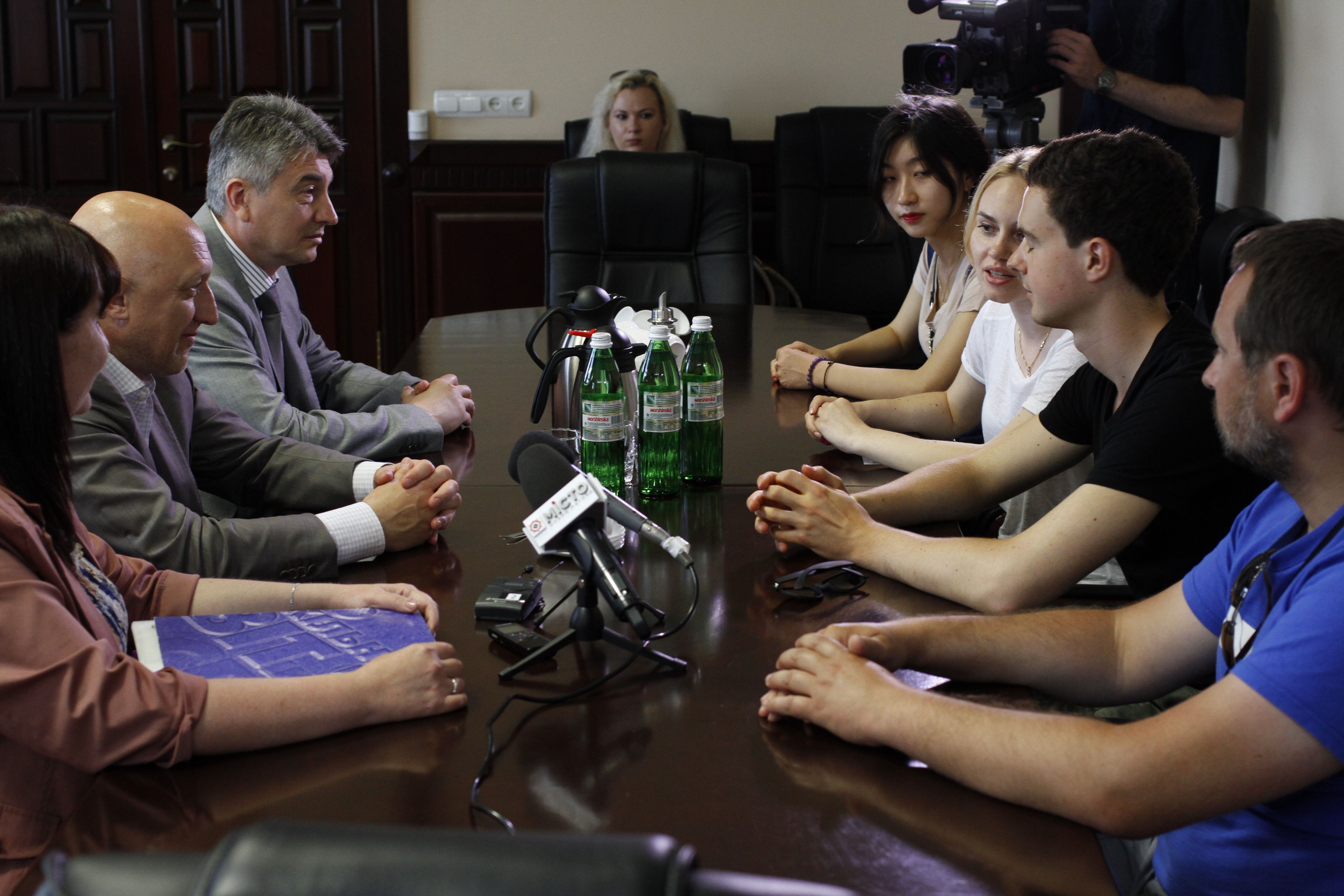 Волонтери «GoGlobal camps» поділилися враженнями від полтавських школярів  _1