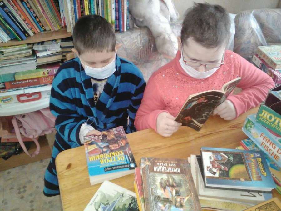 У полтавській дитячій міській лікарні з’явився Буккросинг_1