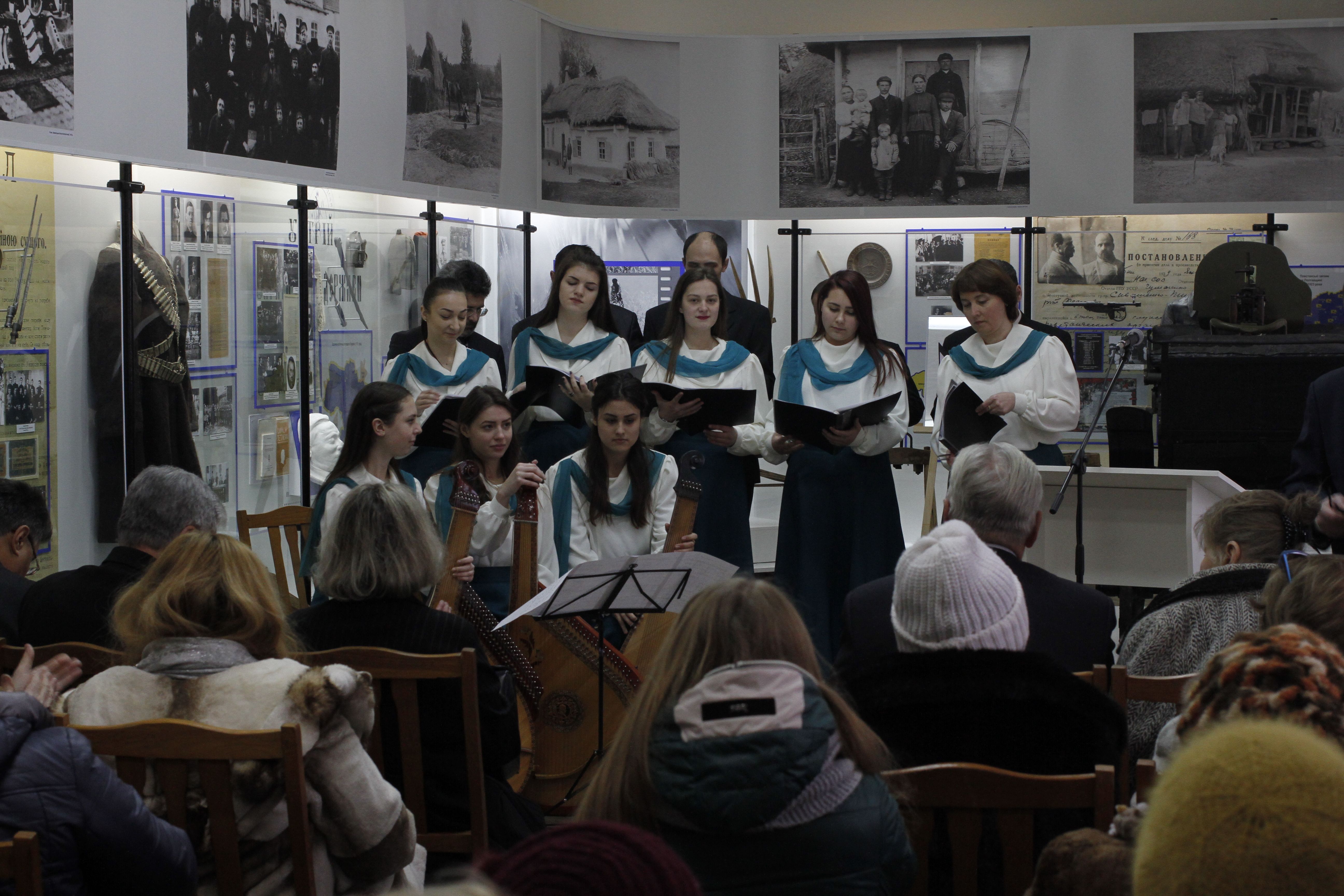 Наукову роботу про будинок українського клубу презентували в Полтаві