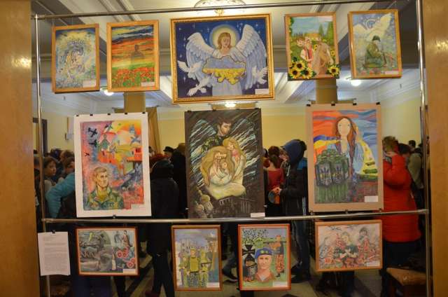 Дитячу виставку про українських військових показали у Полтаві_4