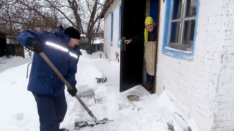 Більше тисячі людей звільнили полтавські рятувальники зі снігових заметів