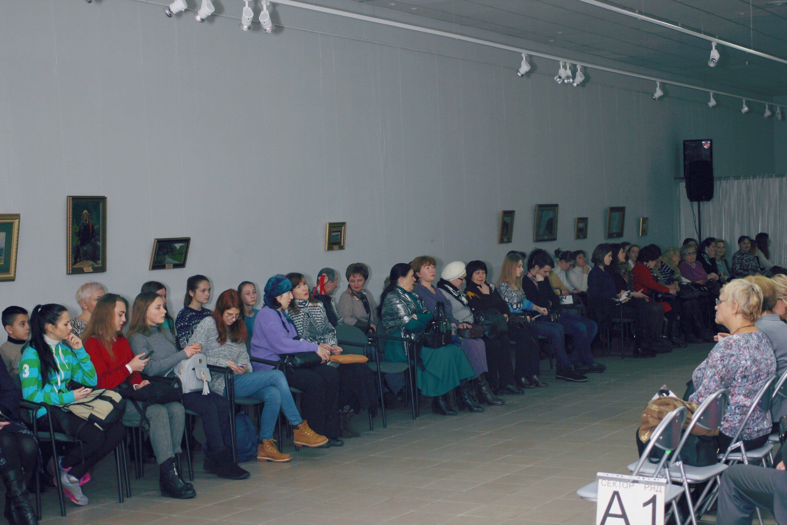 Колекцію одягу в стилі модерн презентували в Полтаві_3