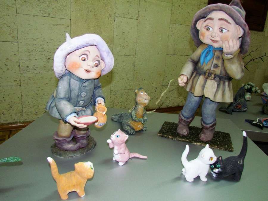 Виставку керамічних казкових героїв презентували у Полтаві_1