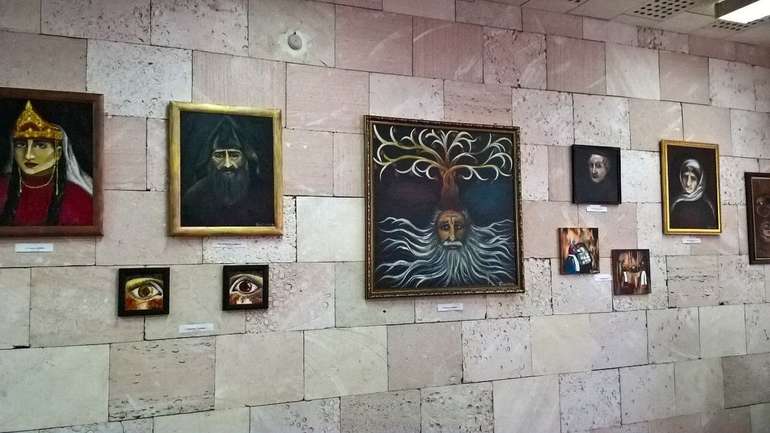 Художню виставку «Мудрість у коріннях» презентували в Полтаві