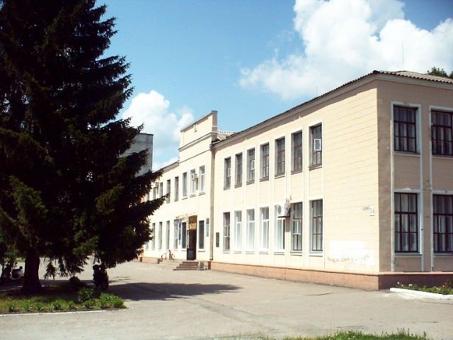 Як мер Карлівки за охороною ховається _1