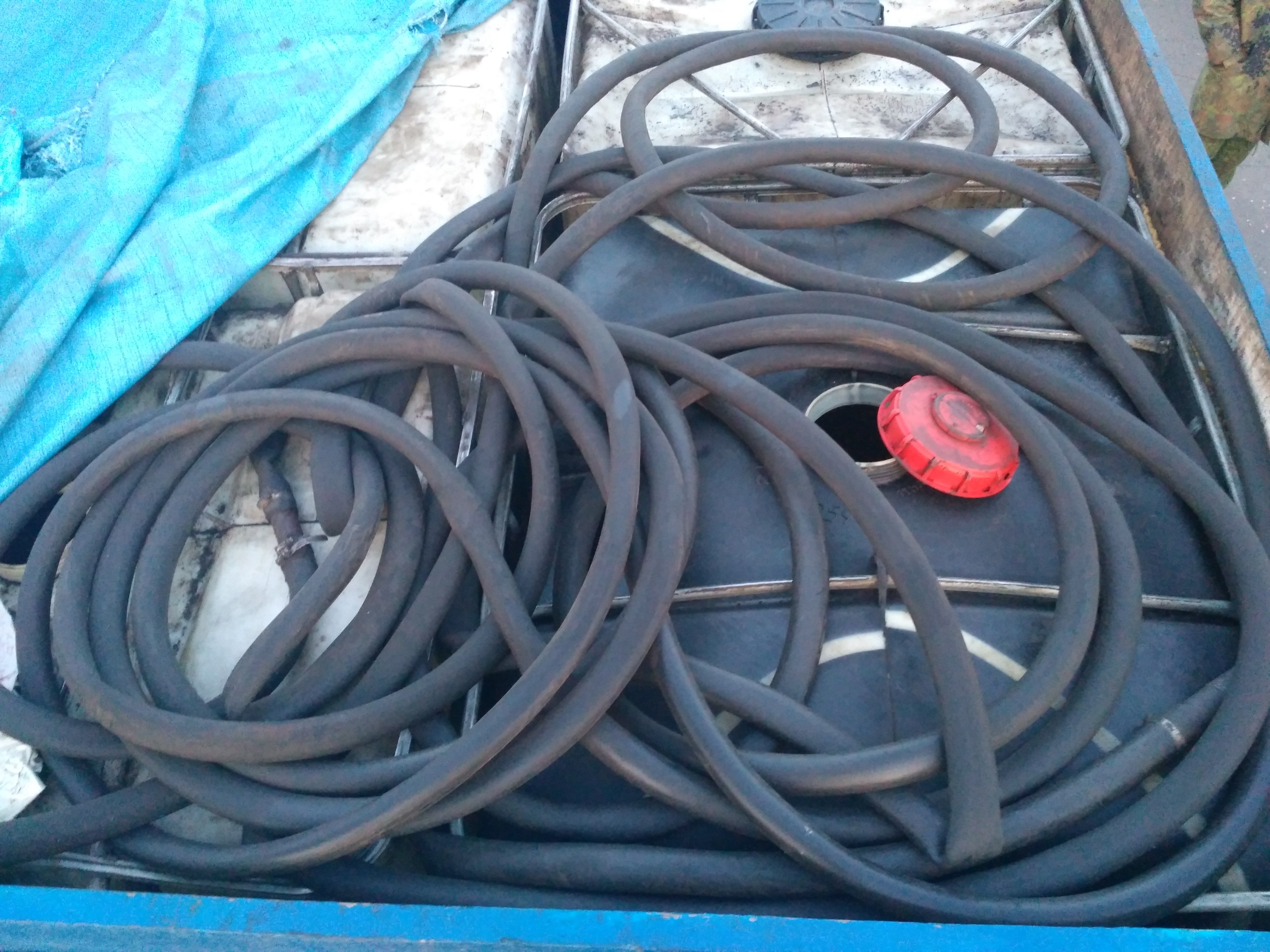 Зупинено злочинні дії крадіїв газового конденсату в Полтавській області_1