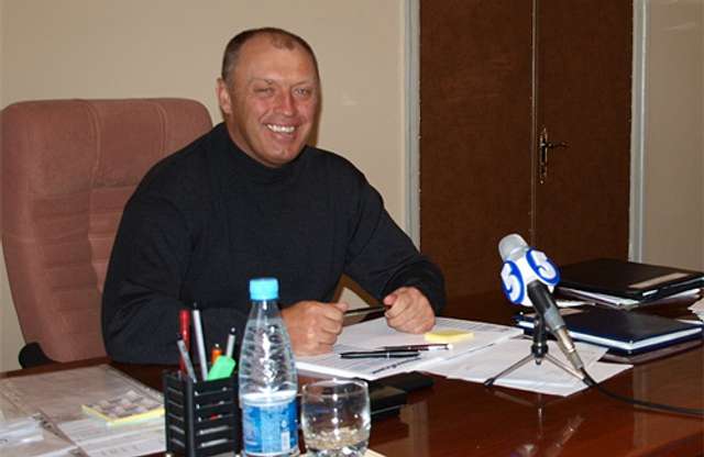 Голодранці плачуть від щастя – чиновникам вчергове підняли зарплату _3