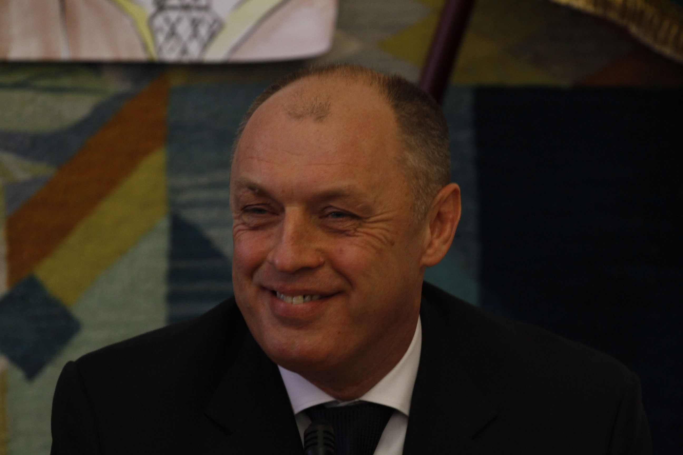 Голодранці плачуть від щастя – чиновникам вчергове підняли зарплату 