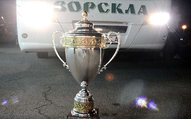Кубок Престижу, який вчора виборола «Ворскла», повністю скопійований з російського трофею ФНЛ_1