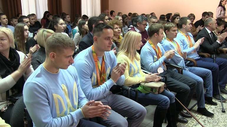 9 полтавських паралімпійців отримуватимуть президентські стипендії