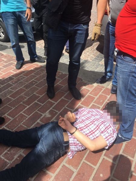 У Києві на хабарі затримали полковника реформованої поліції _3