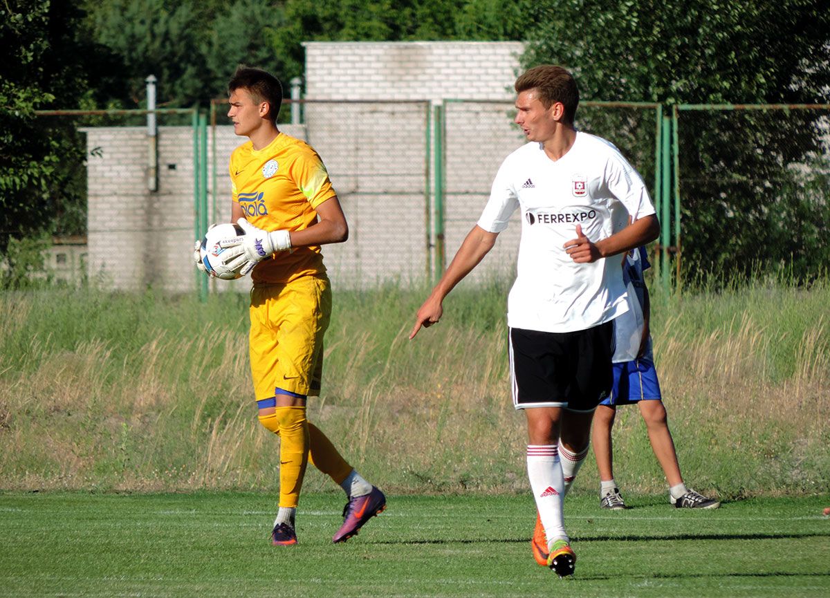 «Гірник-Спорт» переконливо переграв «Дніпро» Назаренка, Михайленка та Костишина_1