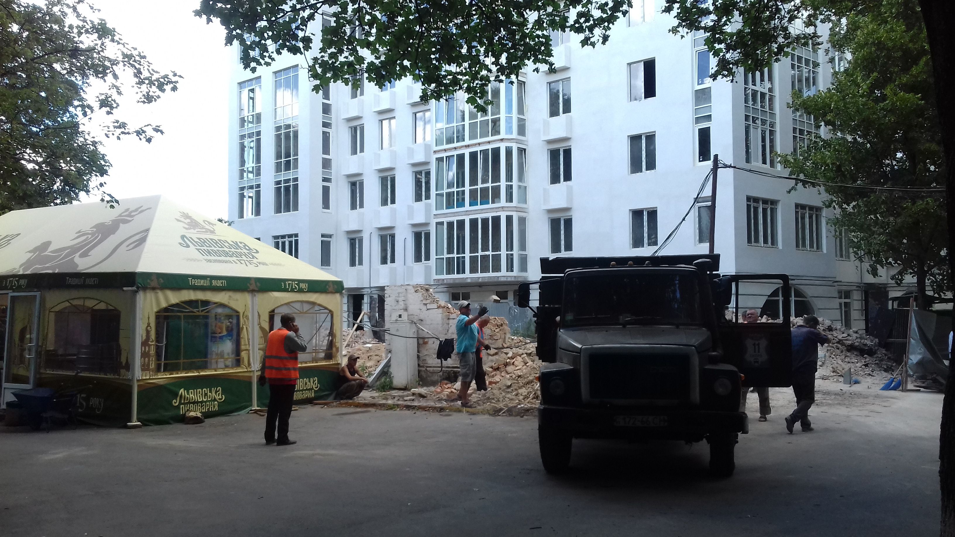 Головко пішов на парк «Перемоги»: вирізають усе, крім чортового колеса _3