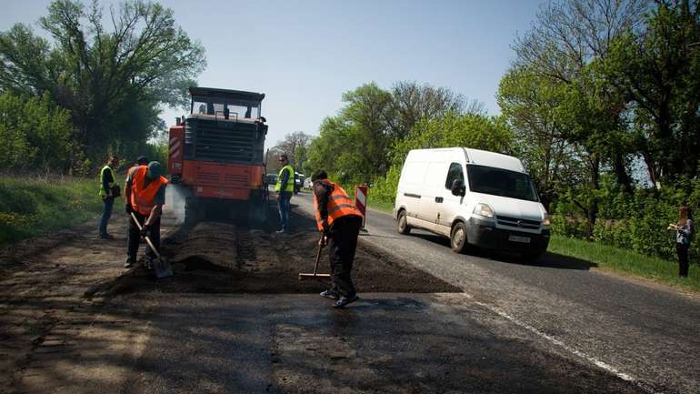 Одесити не змогли заробити чверть мільярда на полтавських дорогах