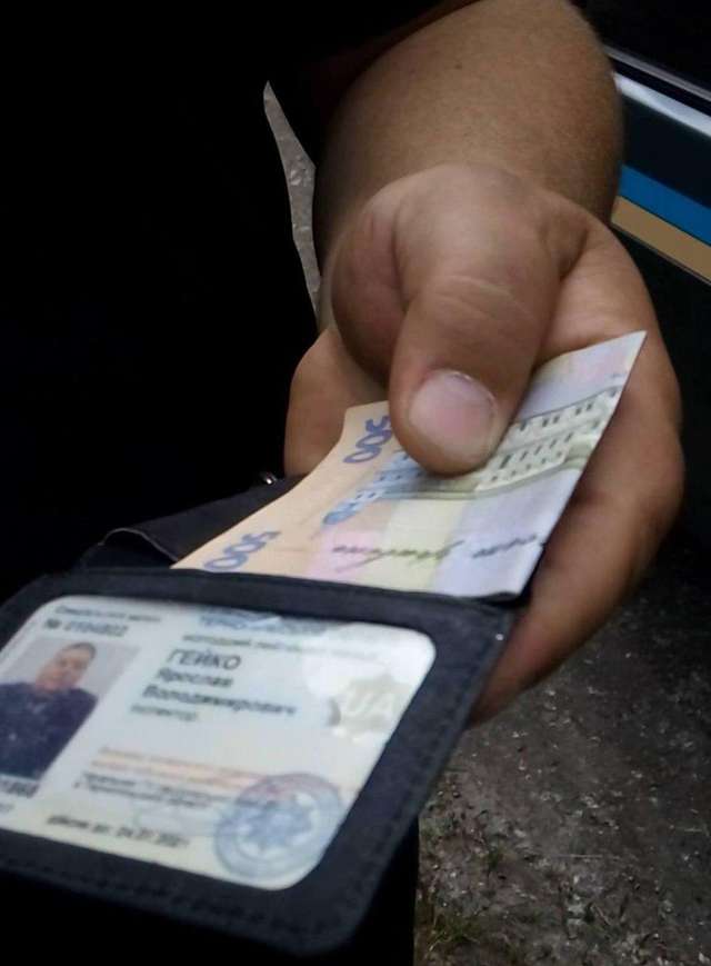 Хабарі «по-новому»: Тернопільські поліцейські беруть хабарі навіть бартером_9