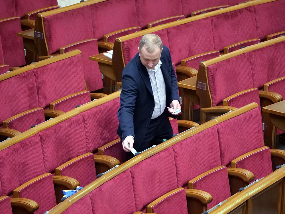 Нардепи в країні чудес. Депутатські законопроекти, які вас здивують_3