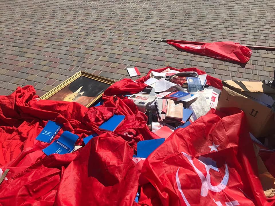 У будівлі прокуратури Зінькова виявили офіс забороненої комуністичної партії_1