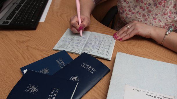 Податківці виявили понад 4 тисячі нелегальних працівників_1