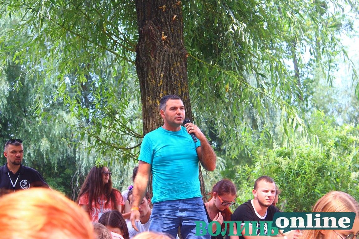 Нардеп до відвідувача «Бандерштату»: «Ви ніхто, бо ви не азовець»_5