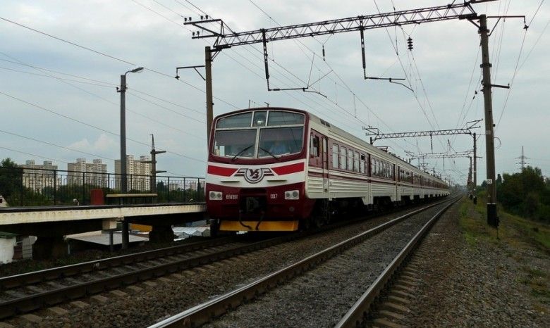 Омелян назвав «зайців» основною причиною збитковості приміських перевезень_1