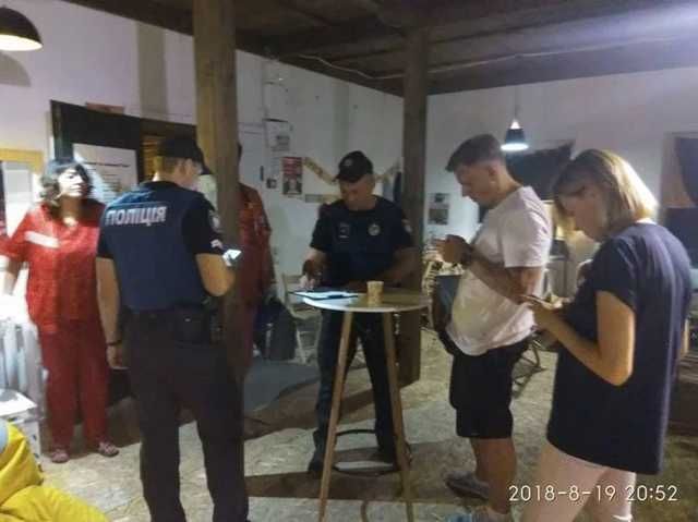 В Мариуполе неизвестные напали на арт-платформу - подозревают радикалов_1