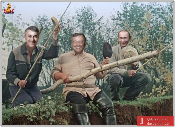 Репортажі з-за Кобищанських парканів: придивіться – на Комаровському антична дволика машкара_3