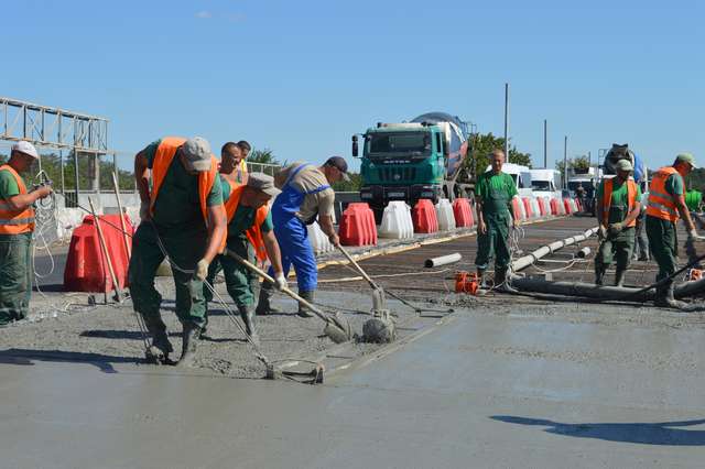 Ремонт мосту у Копилах: залили монолітну бетонну плиту_1