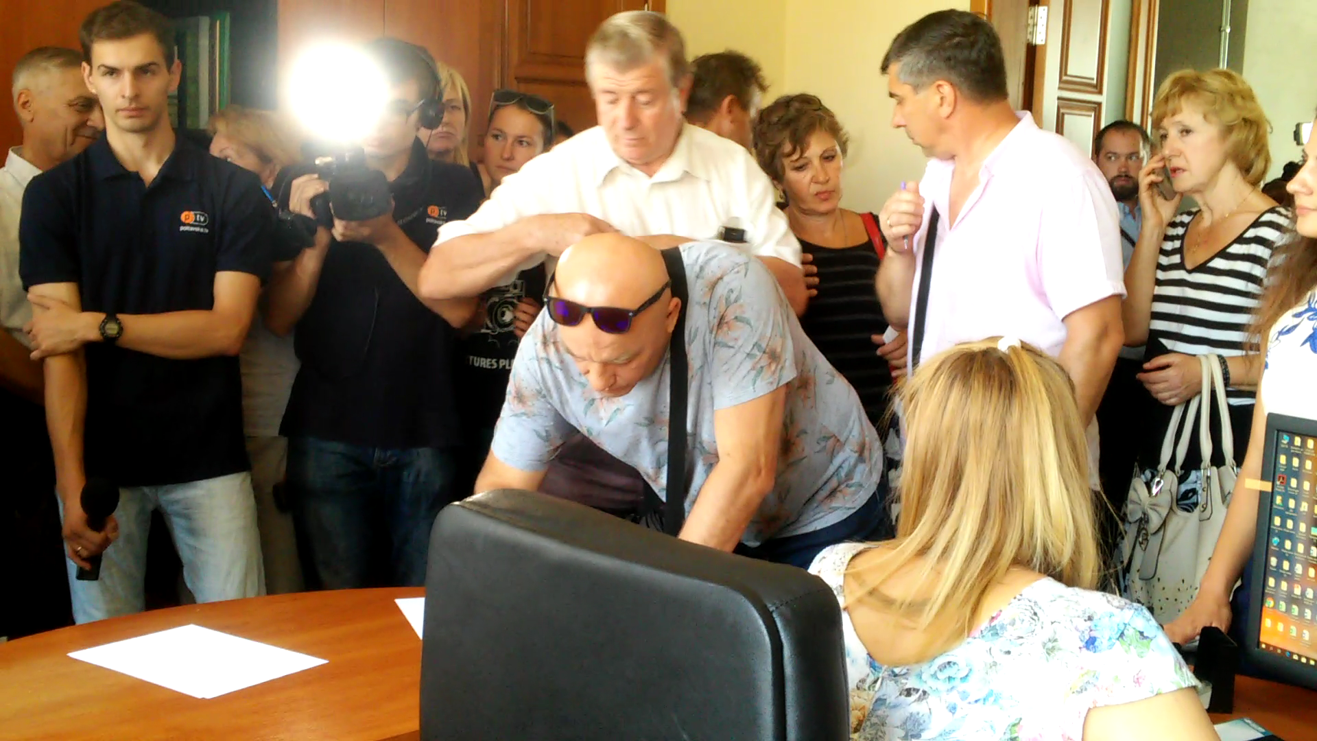 Полтавці виступили проти передачі газових родовищ російському олігарху_13