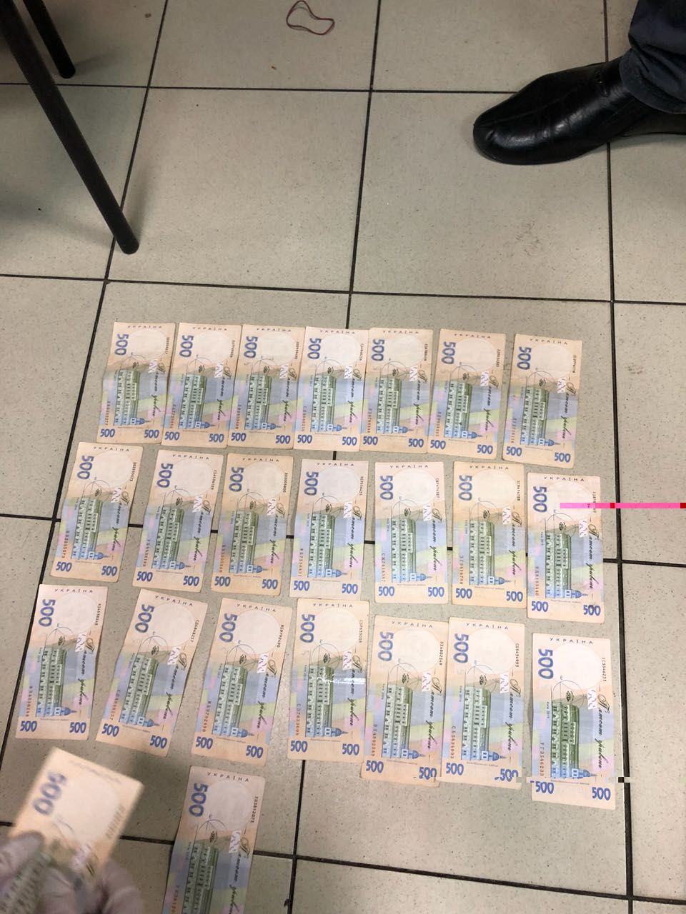 Начальника Горішньоплавнівського міського відділу ДВС затримала прокуратура _1