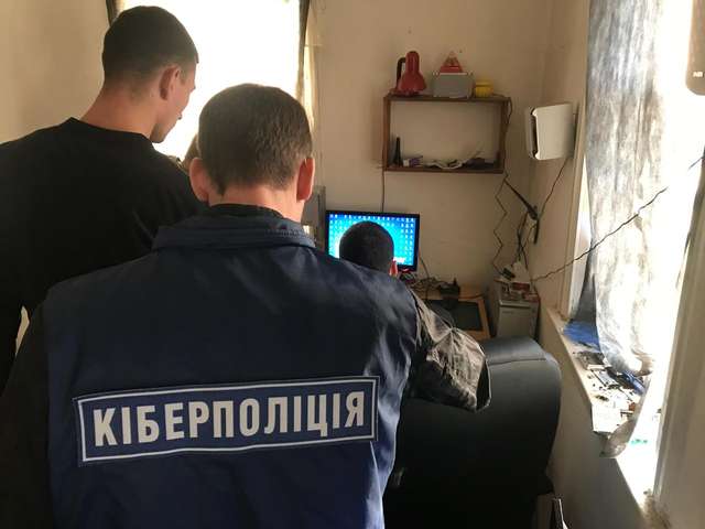 У Гадяцькому районі затримали хакера, котрий незаконно збирав персональні дані інтернет-користувачів_2