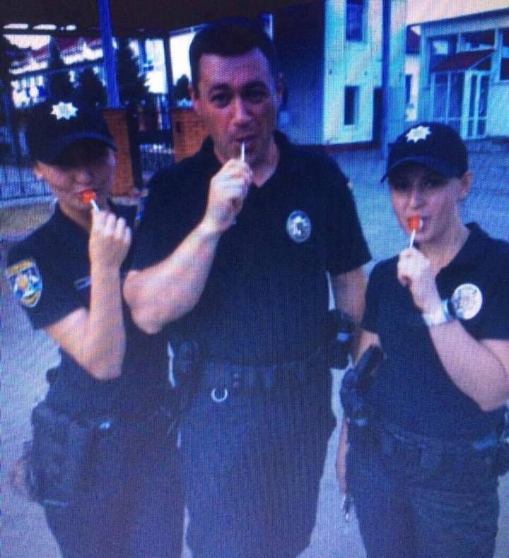 Свято зі сльозами на очах: вітаємо Нацполіцію з 2-ою річницею реформи_1