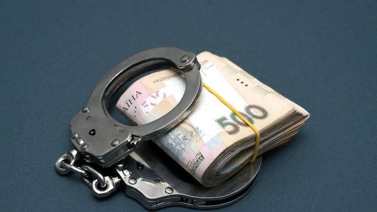 В Одесі заарештували двох поліцейських, які підкинули чоловікові наркотики і вимагали у нього $ 1,5 тисячі