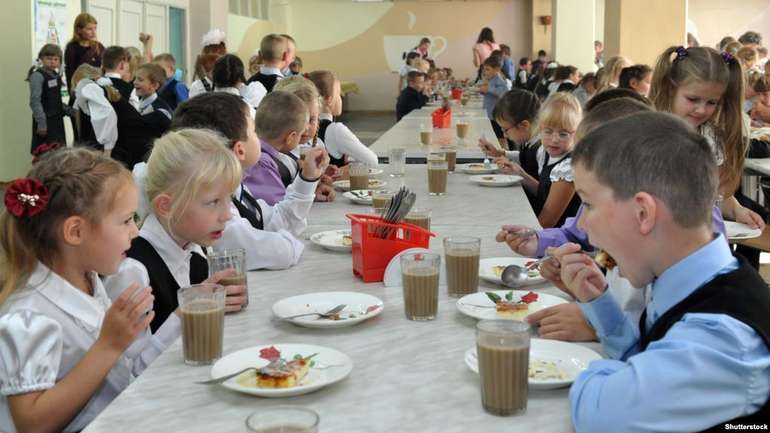 Безкоштовні сніданки для школярів відновлять із жовтня