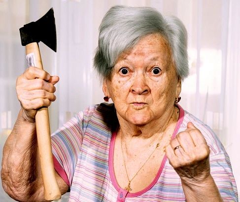 Невдалий портрет кондуктора у теплих тонах _1