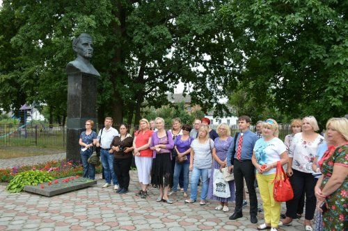 Викладчі ПНПУ стали учасниками туристичного маршруту «Стежинами мандрівного філософа»_1