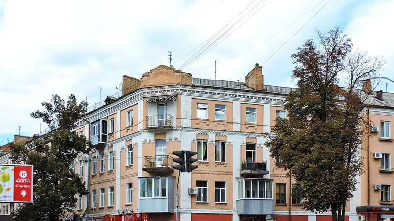 Полтавську міськраду просять відремонтувати тротуар