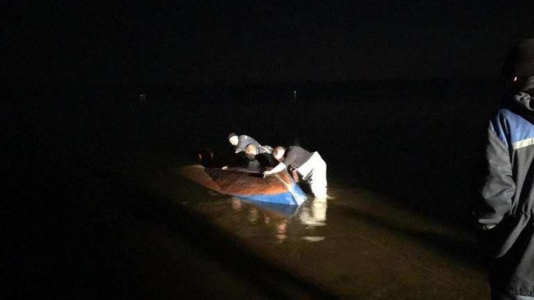 На Кременчуцькому водосховищі зазнав аварії моторний човен. Чоловік загинув