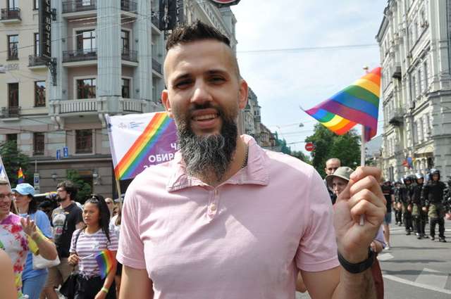 Із гей-параду по обручки: керівник Держмитниці Максим Нефьодов одружився з менеджером компанії Ахметова_2