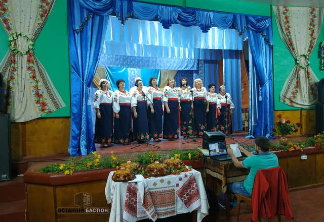 ​Селяни Новосанжарського району святкують жнива_4
