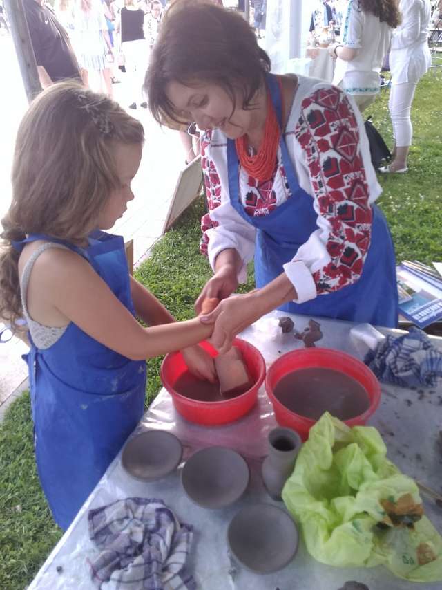 Народну творчість Полтавщини презентували у польському Вроцлаві_3