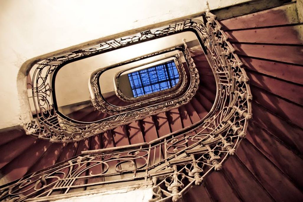 Архітектура для людей: у мережі з’явилися захопливі світлини сходів у старих львівських будинках_1