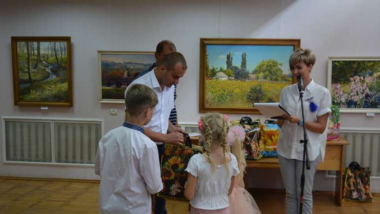 Миргородська влада провела щорічну благодійну акцію «Школярик»
