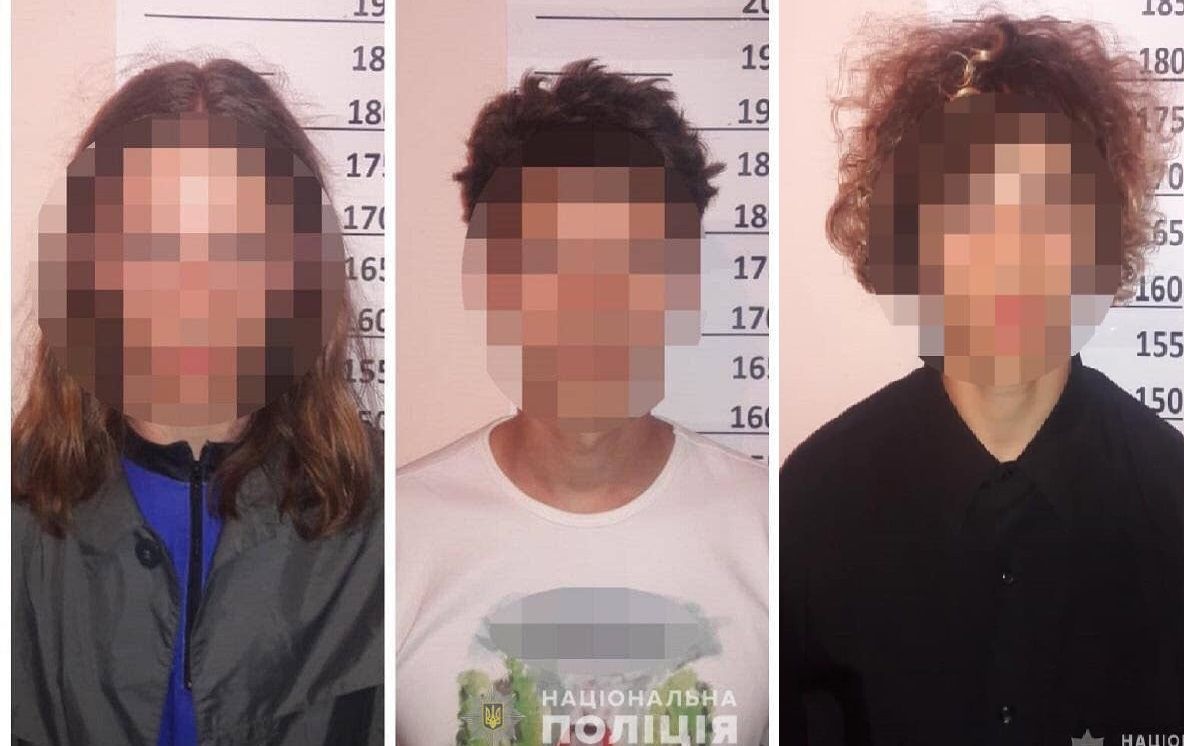 У Києві пошкодили культурну пам’ятку. Затримані вандали виявилися ЛГБТ-активістами_1