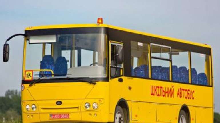Шкільний автобус для учнів з полтавського Червоного Шляху