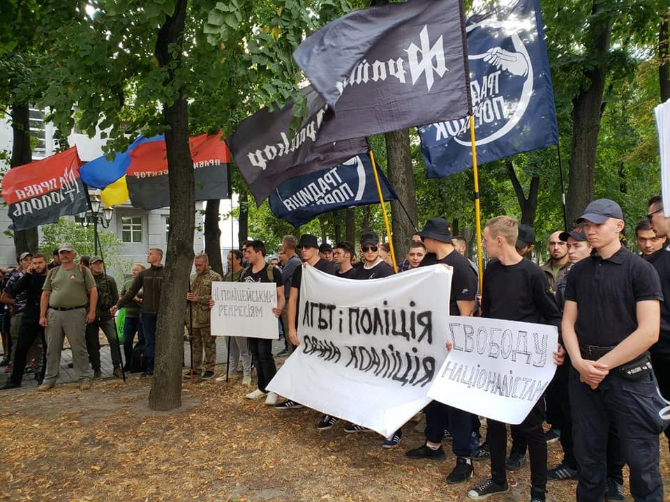 «ЛГБТ і поліція одна коаліція» – підопічних Авакова звинувачують у ідеологічній заангажованості та неправомірних діях (фото, відео)_1